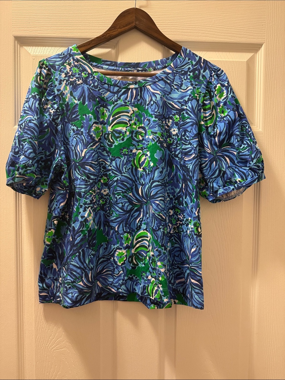 Lilly Pulitzer Blue & Green Floral Scoop Neck Short Sleeve Top